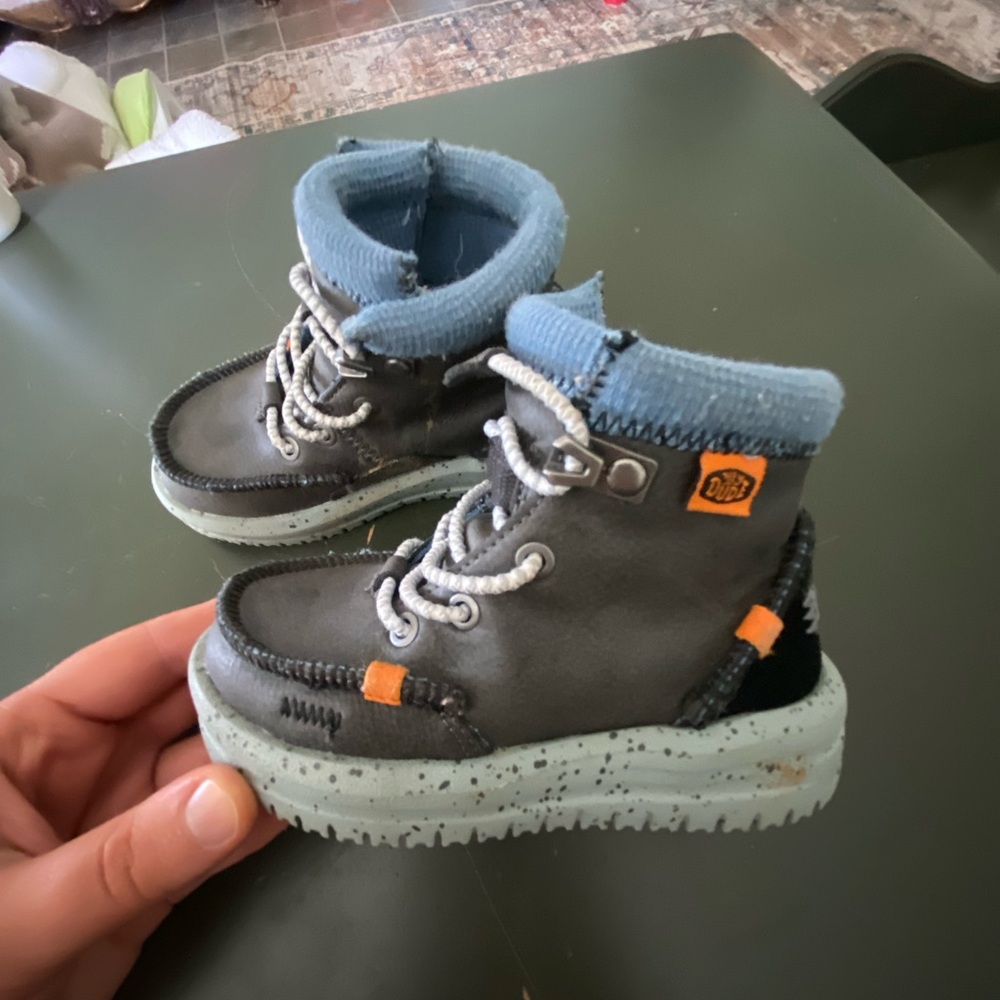 Hey Dude Shoe